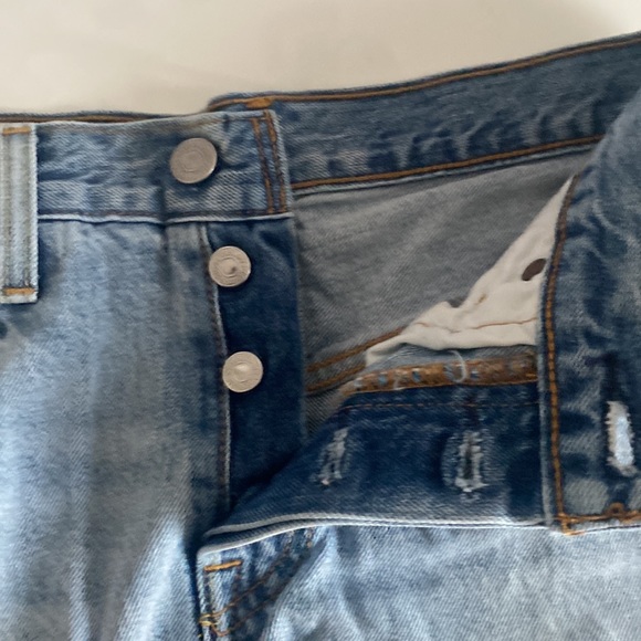 Levi’s 501 Denim Shorts - Picture 5 of 5